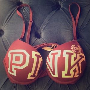VS Pink wear everywhere bra